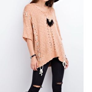 Lace detail light weigh knit short sleeve Pullover